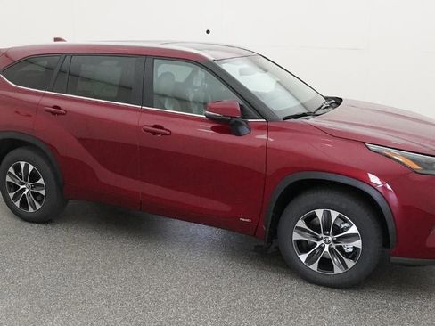 New 2026 Toyota Highlander XLE image 12