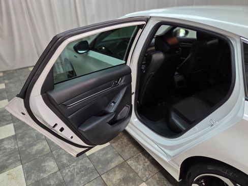 Used 2022 Honda Accord Sport image 13