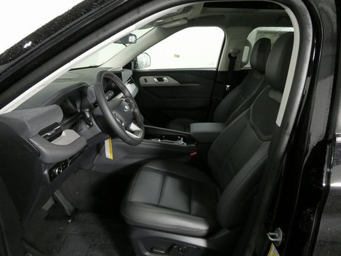 New 2025 Ford Explorer Active w/ Active Comfort Package image 26