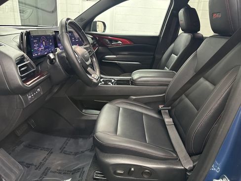 Used 2025 Chevrolet Traverse Z71 w/ Enhanced Driving Package AWD/4WD image 19