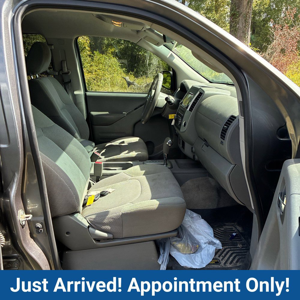 Used 2017 Nissan Frontier SV RWD image 11