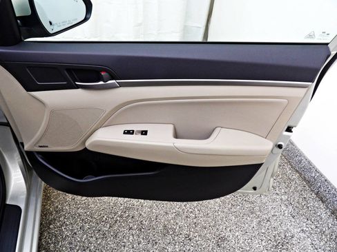 Used 2017 Hyundai Elantra Limited w/ Limited Tech Package 04 image 11