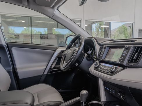 Used 2018 Toyota RAV4 Limited w/ Advanced Technology Package AWD/4WD image 18