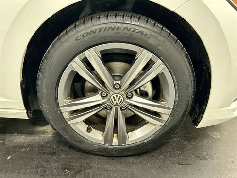 Used 2021 Volkswagen Jetta R-Line image 8