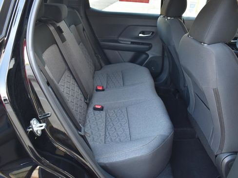 Certified 2025 Nissan Kicks SV image 35