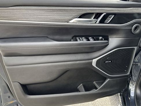 Used 2023 Jeep Wagoneer Series II image 40