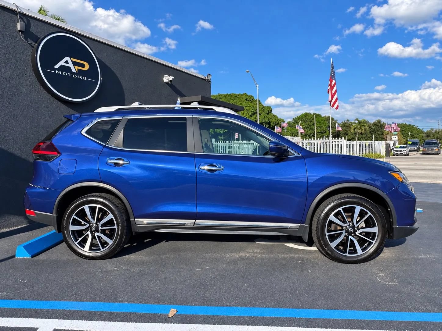 Used 2019 Nissan Rogue SL w/ Premium Package AWD/4WD image 9