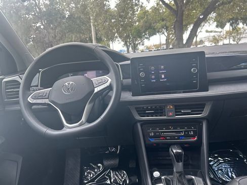 New 2026 Volkswagen Taos SE FWD image 42