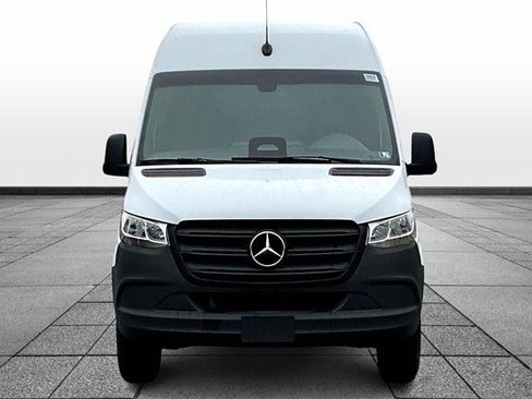 Used 2025 Mercedes-Benz Sprinter 2500 image 2