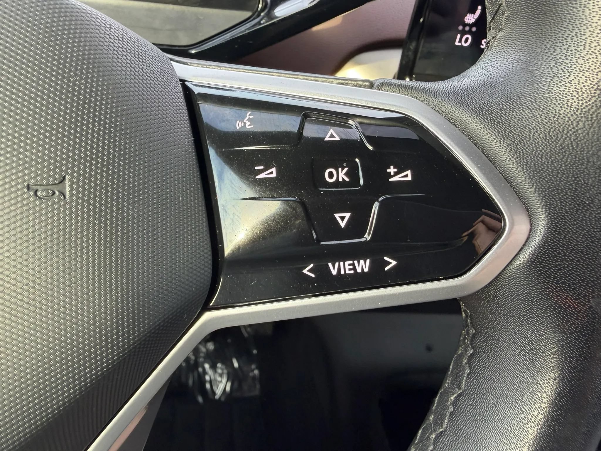 Used 2023 Volkswagen ID.4 Pro AWD/4WD image 18