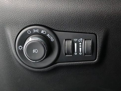 Used 2025 Jeep Compass Limited AWD/4WD image 21
