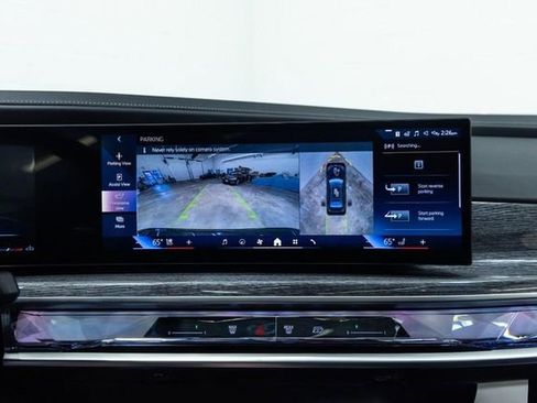 Certified 2025 BMW 740i xDrive AWD/4WD image 17