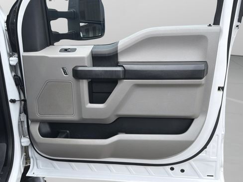 Used 2020 Ford F250 XL w/ STX Appearance Package image 11