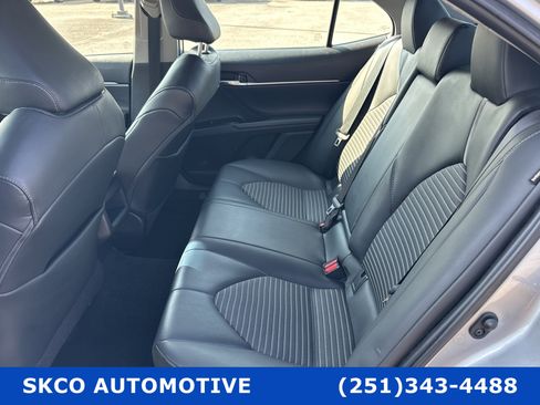 Used 2020 Toyota Camry SE image 14