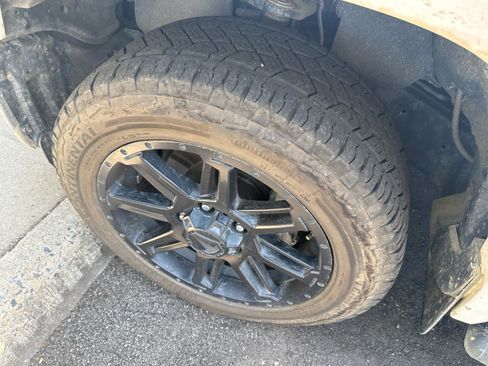 Used 2019 Toyota Tundra SR5 w/ SR5 Upgrade Package AWD/4WD image 6