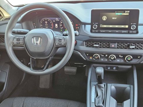 Certified 2025 Honda Accord SE image 25