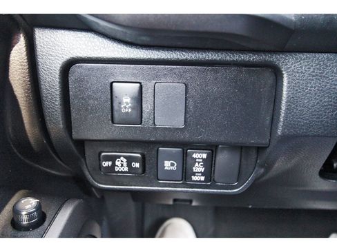 Used 2021 Toyota Tacoma TRD Off-Road w/ Technology Package AWD/4WD image 19
