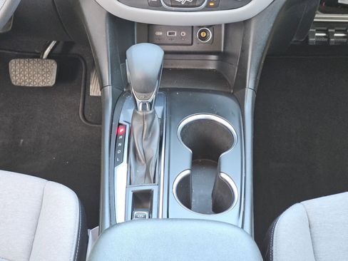 Used 2022 Chevrolet Equinox LS w/ LS Convenience Package image 19