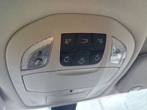 Used 2017 Chrysler Pacifica Touring image 26