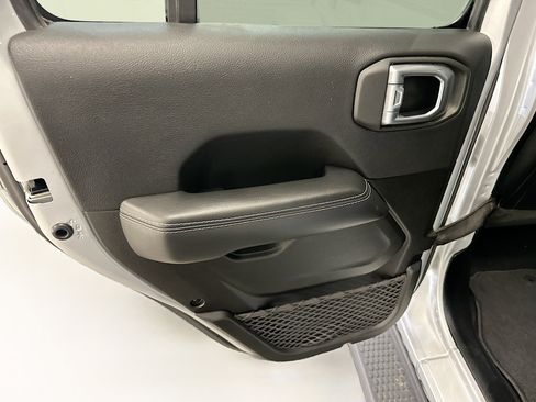 Used 2023 Jeep Wrangler Unlimited Sahara w/ Cold Weather Group AWD/4WD image 27