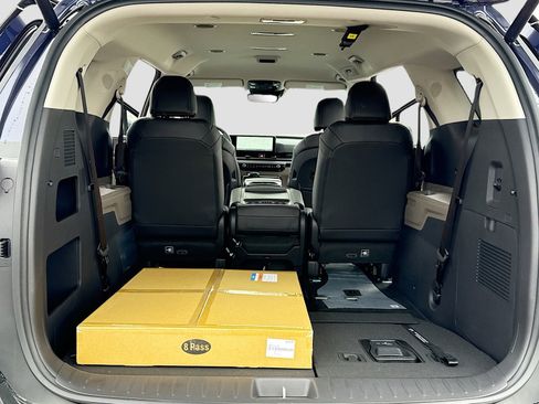 New 2026 Kia Carnival EX image 7