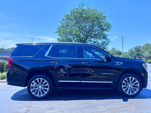 Used 2021 GMC Yukon Denali w/ Advanced Technology Package AWD/4WD image 2