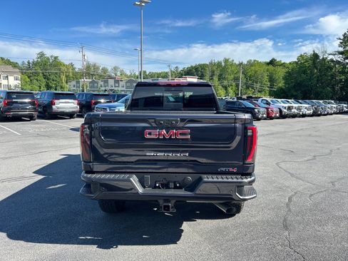New 2026 GMC Sierra 2500 AT4 w/ AT4 Premium Plus Package AWD/4WD image 10