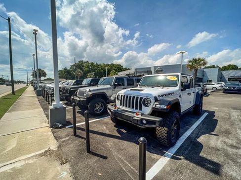 Used 2019 RAM 1500 Laramie w/ Convenience Group AWD/4WD image 21