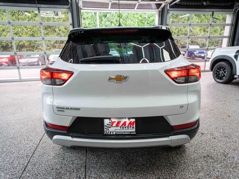 Used 2024 Chevrolet TrailBlazer LT w/ Convenience Package AWD/4WD image 3