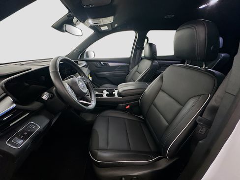 Used 2025 Buick Enclave Preferred FWD image 13