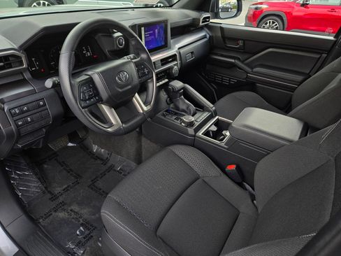 Used 2025 Toyota 4Runner SR5 AWD/4WD image 8
