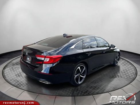 Used 2018 Honda Accord Sport image 5