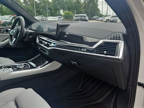 Used 2026 BMW X5 sDrive40i w/ M Sport Package image 21
