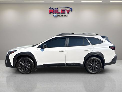 Used 2025 Subaru Outback Onyx Edition XT w/ Tech Package 3 AWD/4WD image 2