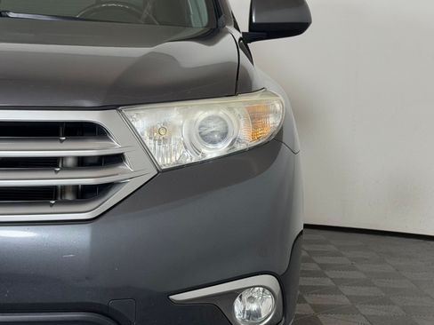 Used 2013 Toyota Highlander SE FWD image 11