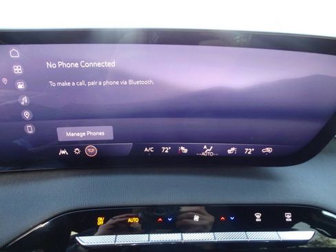 Used 2025 Buick Enclave AWD Preferred image 27