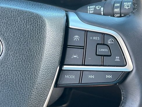 Used 2024 Toyota Grand Highlander XLE image 18