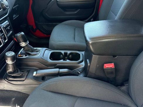 Used 2018 Jeep Wrangler Unlimited Sport S AWD/4WD image 20