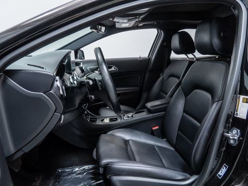 Used 2019 Mercedes-Benz GLA 250 4MATIC image 5
