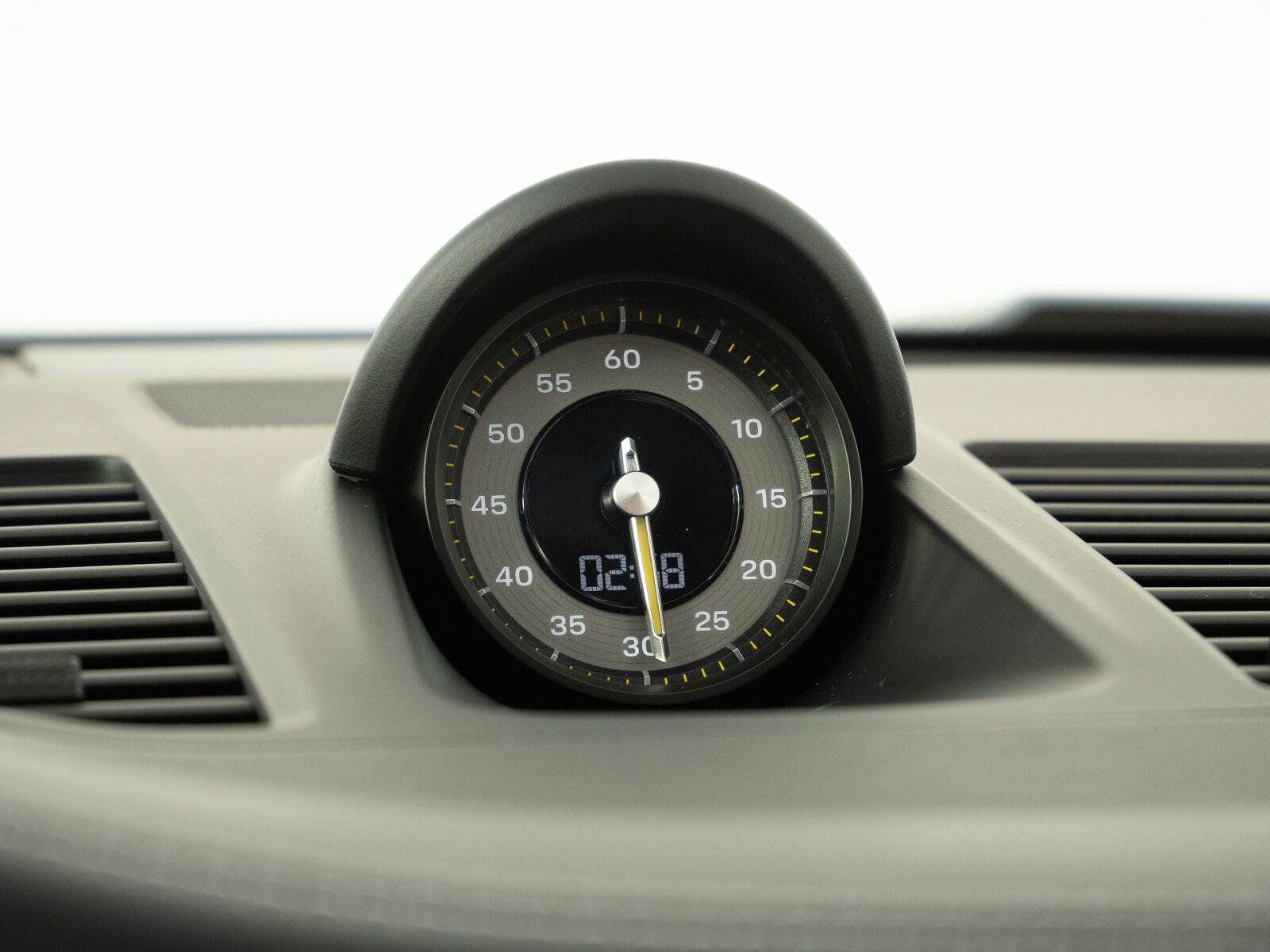 Used 2024 Porsche 911 GT3 RWD image 17