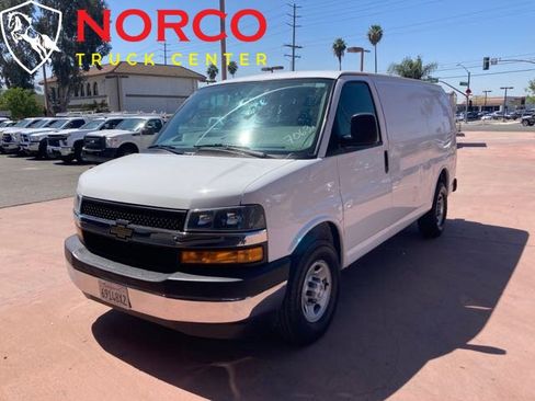 Used 2018 Chevrolet Express 2500 w/ Driver Convenience Package image 2