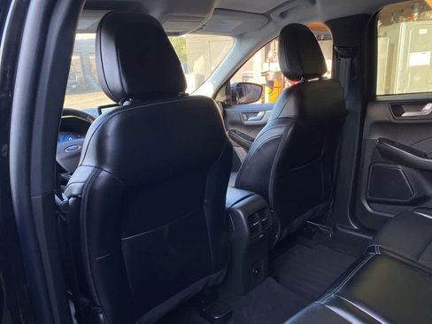 Used 2025 Ford Escape Platinum AWD/4WD image 16