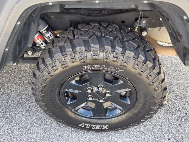 Used 2023 Jeep Gladiator Mojave AWD/4WD image 7