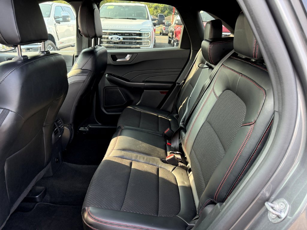 Used 2025 Ford Escape ST-Line Select AWD/4WD image 17