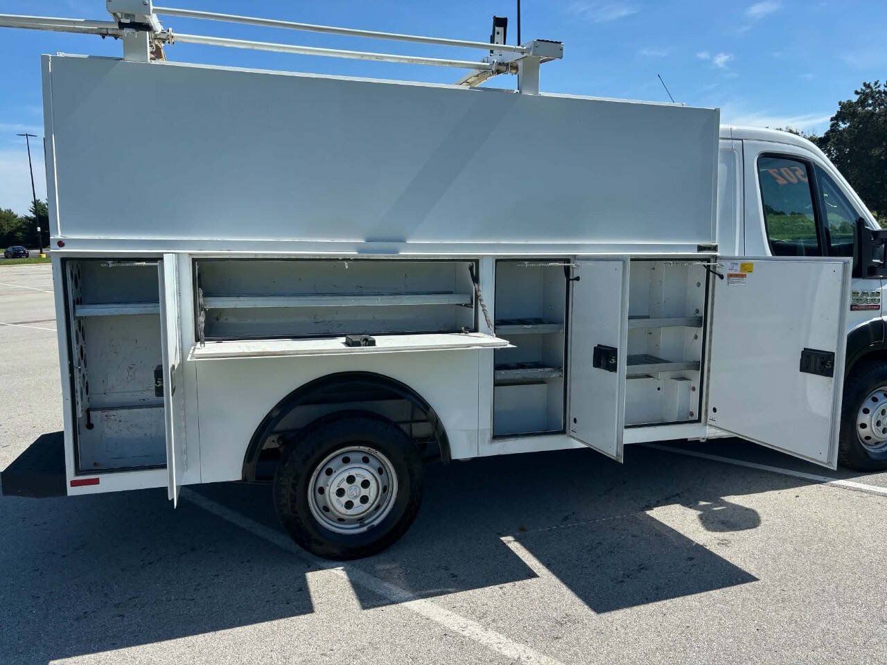 Used 2019 RAM ProMaster 3500 w/ Premium Appearance Group FWD image 6