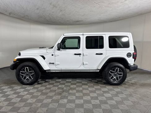 Certified 2025 Jeep Wrangler Unlimited Sahara AWD/4WD image 14