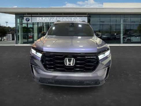 Used 2025 Honda Pilot Black Edition image 3