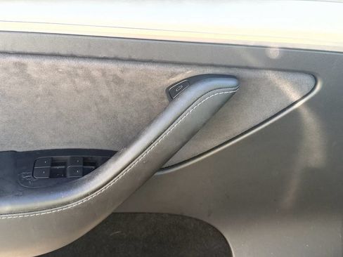 Used 2023 Tesla Model Y Long Range AWD/4WD image 12