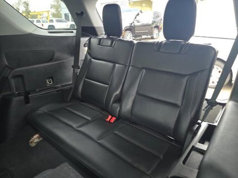 Used 2022 Ford Explorer XLT w/ Equipment Group 202A image 14