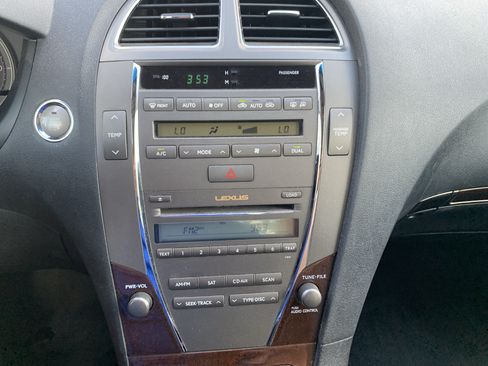 Used 2010 Lexus ES 350 w/ Preferred Accessory Package FWD image 23